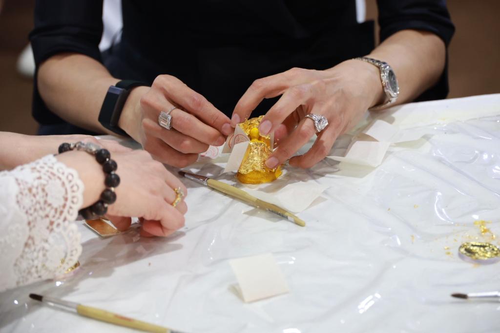 “นายกฯ อนุทิน และ รมว.ศุภจี“ เยี่ยมชมบูธแสดงสินค้าและนิทรรศการ “ดีพร้อมคอมมูนิตี้ฯ” ในพิธีเปิดงาน OTOP CITY 2025 พร้อมด้วย “ปลัดณัฐพล” ร่วมชื่นชมผลงาน ผปก. ดีพร้อม ที่ร่วมแสดงในมหกรรมของขวัญของฝาก สุดยิ่งใหญ่ส่งท้ายปี