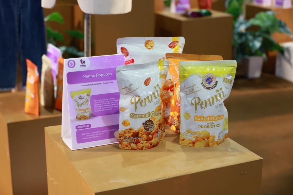 “นายกฯ อนุทิน และ รมว.ศุภจี“ เยี่ยมชมบูธแสดงสินค้าและนิทรรศการ “ดีพร้อมคอมมูนิตี้ฯ” ในพิธีเปิดงาน OTOP CITY 2025 พร้อมด้วย “ปลัดณัฐพล” ร่วมชื่นชมผลงาน ผปก. ดีพร้อม ที่ร่วมแสดงในมหกรรมของขวัญของฝาก สุดยิ่งใหญ่ส่งท้ายปี