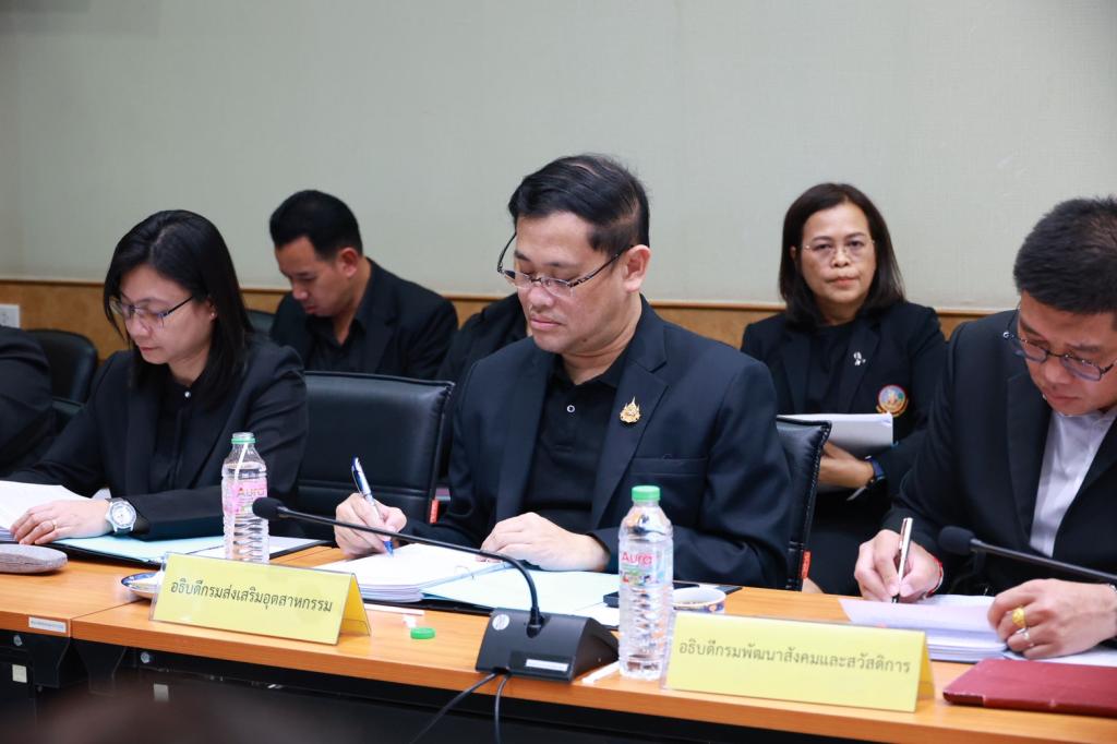 “รองอธิบดีพลาวุธ" ร่วมประชุมบอร์ด คปก. เดินหน้าขับเคลื่อนพัฒนาโครงสร้างพื้นฐาน และโครงการสาธารณประโยชน์ พร้อมผลักดันเกษตรอุตสาหกรรม เสริมแกร่งเศรษฐกิจฐานรากให้เติบโต