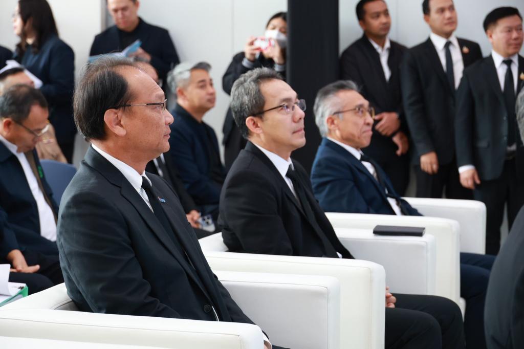 “รมว.ธนกร” เปิด “บ้านดีพร้อมพระราม 4” โชว์ผลงานปั้นอุตสาหกรรมเศรษฐกิจใหม่ ดึงนวัตกรรม & ความคิดสร้างสรรค์ ดันผู้ประกอบการไทยสู่ความยั่งยืนรองรับอุตฯ 5.0