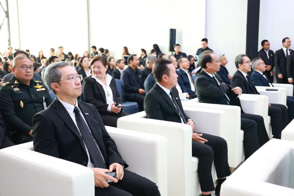 “รมว.ธนกร” เปิด “บ้านดีพร้อมพระราม 4” โชว์ผลงานปั้นอุตสาหกรรมเศรษฐกิจใหม่ ดึงนวัตกรรม & ความคิดสร้างสรรค์ ดันผู้ประกอบการไทยสู่ความยั่งยืนรองรับอุตฯ 5.0