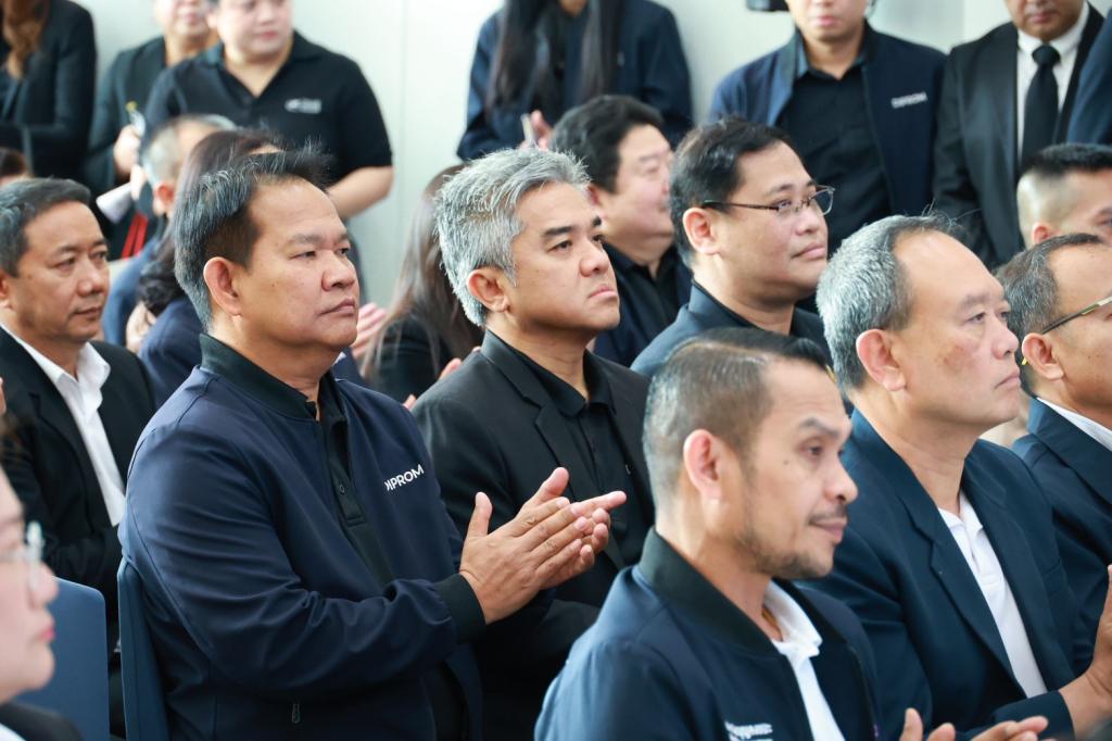 “รมว.ธนกร” เปิด “บ้านดีพร้อมพระราม 4” โชว์ผลงานปั้นอุตสาหกรรมเศรษฐกิจใหม่ ดึงนวัตกรรม & ความคิดสร้างสรรค์ ดันผู้ประกอบการไทยสู่ความยั่งยืนรองรับอุตฯ 5.0