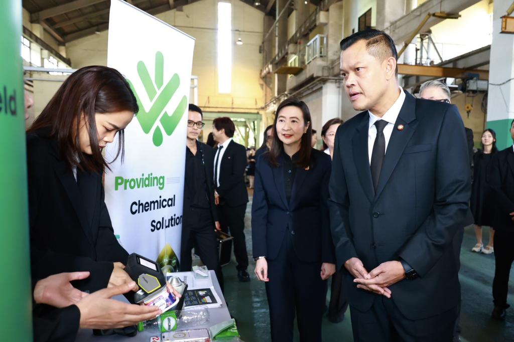 “รมว.ธนกร” เปิด “บ้านดีพร้อมพระราม 4” โชว์ผลงานปั้นอุตสาหกรรมเศรษฐกิจใหม่ ดึงนวัตกรรม & ความคิดสร้างสรรค์ ดันผู้ประกอบการไทยสู่ความยั่งยืนรองรับอุตฯ 5.0