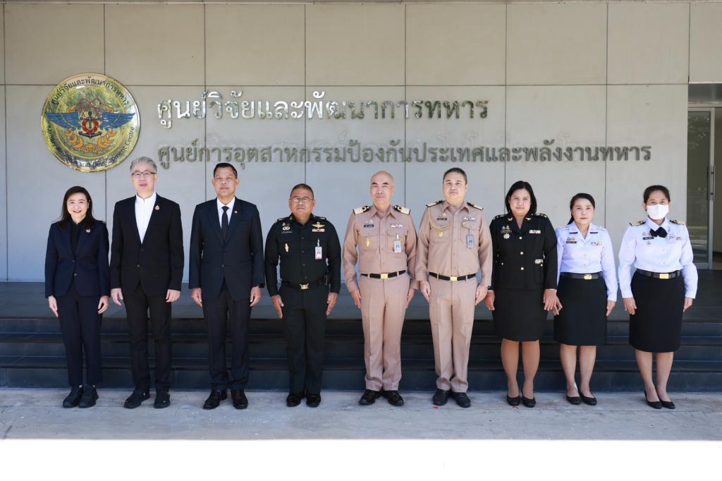 “รมว.ธนกร” เปิด “บ้านดีพร้อมพระราม 4” โชว์ผลงานปั้นอุตสาหกรรมเศรษฐกิจใหม่ ดึงนวัตกรรม & ความคิดสร้างสรรค์ ดันผู้ประกอบการไทยสู่ความยั่งยืนรองรับอุตฯ 5.0