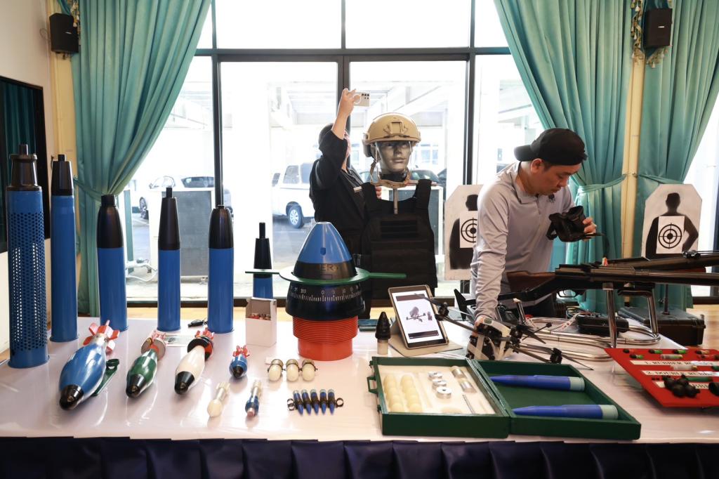 “รมว.ธนกร” เปิด “บ้านดีพร้อมพระราม 4” โชว์ผลงานปั้นอุตสาหกรรมเศรษฐกิจใหม่ ดึงนวัตกรรม & ความคิดสร้างสรรค์ ดันผู้ประกอบการไทยสู่ความยั่งยืนรองรับอุตฯ 5.0