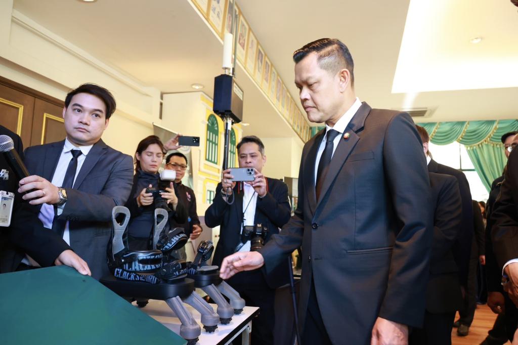 “รมว.ธนกร” เปิด “บ้านดีพร้อมพระราม 4” โชว์ผลงานปั้นอุตสาหกรรมเศรษฐกิจใหม่ ดึงนวัตกรรม & ความคิดสร้างสรรค์ ดันผู้ประกอบการไทยสู่ความยั่งยืนรองรับอุตฯ 5.0