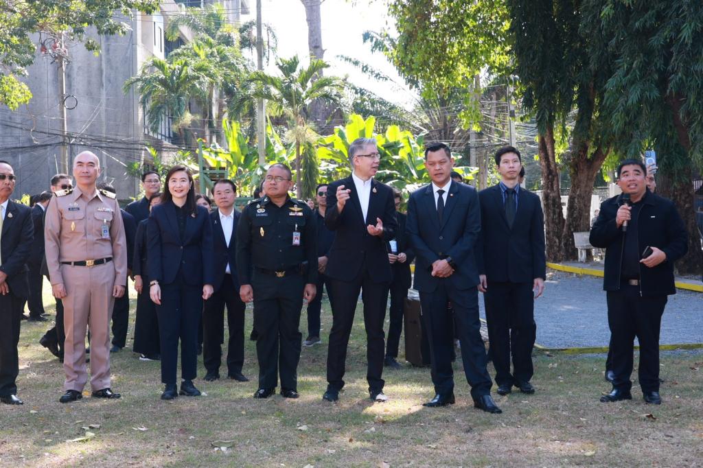 “รมว.ธนกร” เปิด “บ้านดีพร้อมพระราม 4” โชว์ผลงานปั้นอุตสาหกรรมเศรษฐกิจใหม่ ดึงนวัตกรรม & ความคิดสร้างสรรค์ ดันผู้ประกอบการไทยสู่ความยั่งยืนรองรับอุตฯ 5.0