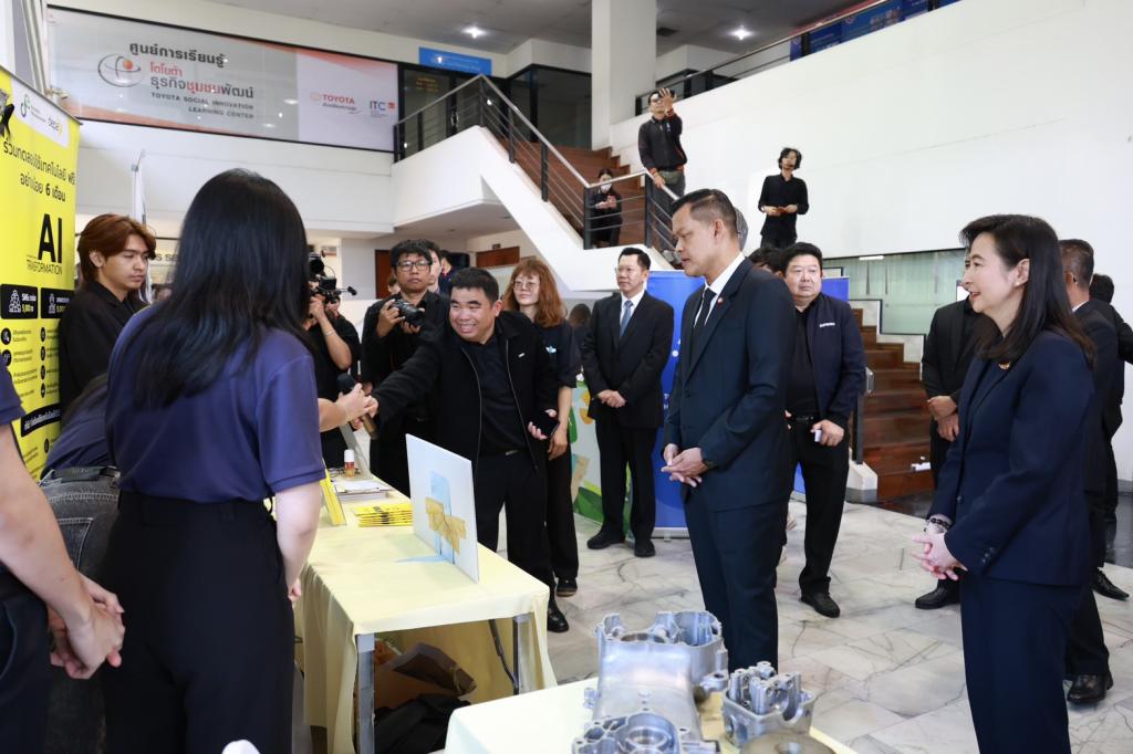 “รมว.ธนกร” เปิด “บ้านดีพร้อมพระราม 4” โชว์ผลงานปั้นอุตสาหกรรมเศรษฐกิจใหม่ ดึงนวัตกรรม & ความคิดสร้างสรรค์ ดันผู้ประกอบการไทยสู่ความยั่งยืนรองรับอุตฯ 5.0