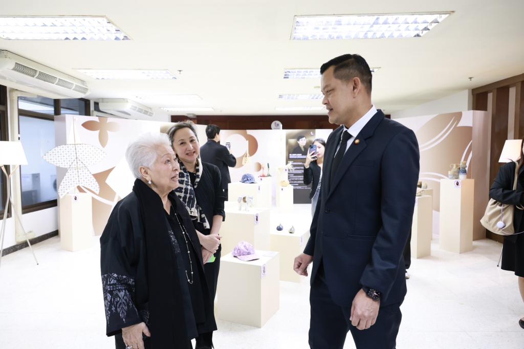 “รมว.ธนกร” เปิด “บ้านดีพร้อมพระราม 4” โชว์ผลงานปั้นอุตสาหกรรมเศรษฐกิจใหม่ ดึงนวัตกรรม & ความคิดสร้างสรรค์ ดันผู้ประกอบการไทยสู่ความยั่งยืนรองรับอุตฯ 5.0