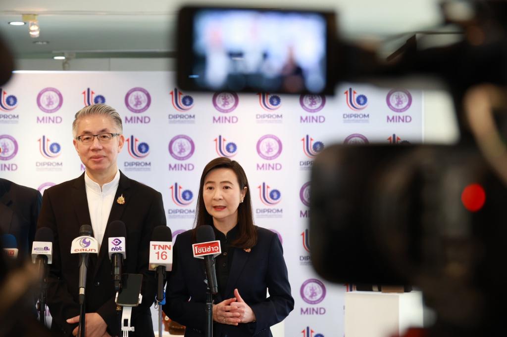 “รมว.ธนกร” เปิด “บ้านดีพร้อมพระราม 4” โชว์ผลงานปั้นอุตสาหกรรมเศรษฐกิจใหม่ ดึงนวัตกรรม & ความคิดสร้างสรรค์ ดันผู้ประกอบการไทยสู่ความยั่งยืนรองรับอุตฯ 5.0