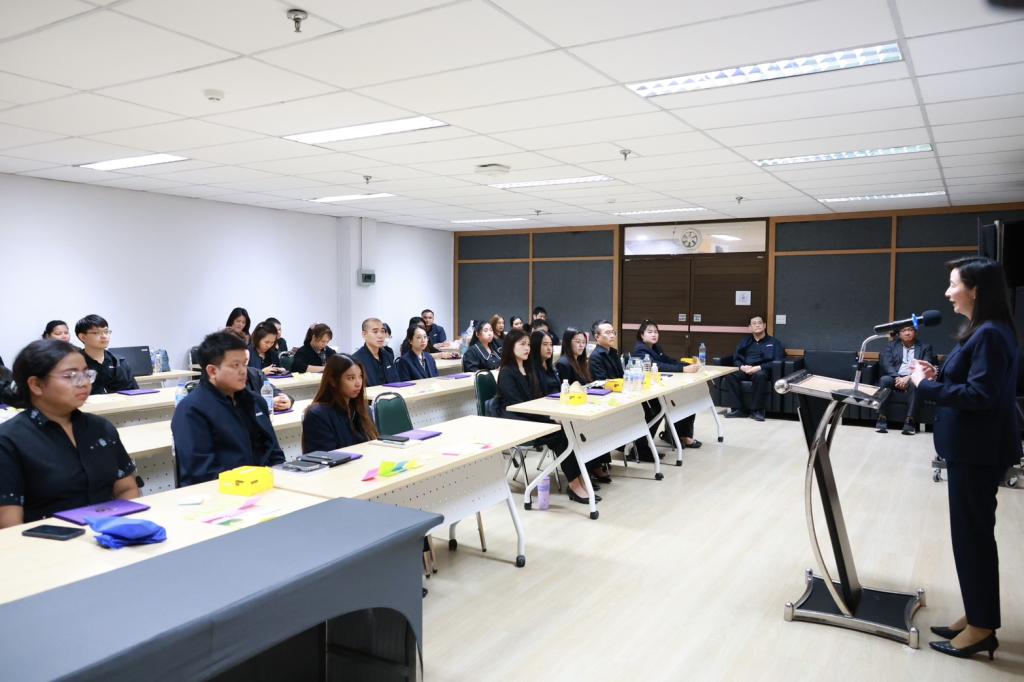 “ดีพร้อม” ปั้นทัพข้าราชการยุคใหม่! ชูหลักสูตร General Program for DIPROM Officers-GP ติดอาวุธทักษะเชิงลึก พร้อมส่งเสริมเอสเอ็มอีให้เติบโต