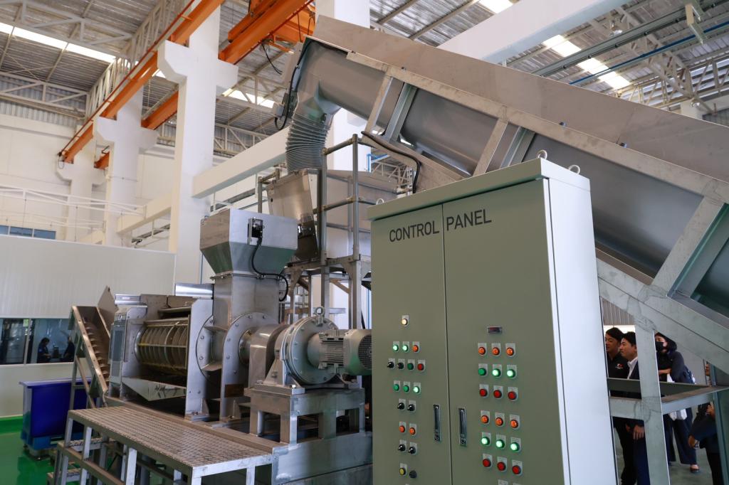 “จ่าเอก ยศสิงห์” นำทีม “ปลัดณัฐพล” และ “อธิบดีณัฏฐิญา” ร่วมหารือจับมือ วายเอ็นทู-เทค (ประเทศไทย) ยกระดับ “เกษตรอุตสาหกรรม”พร้อมชูโมเดลชิซูโอกะ ปั้นอุตสาหกรรม S-Curve