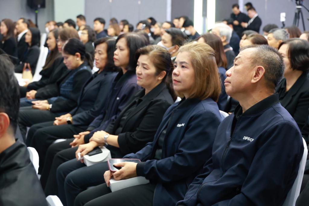 “รัฐมนตรีธนกรฯ” ชื่นชม “ดีพร้อม” คิกออฟ “GMT” สร้างมาตรฐานการผลิตที่ดีของประเทศ นำร่องเอสเอ็มอีไทย รับมือกติกาการค้าโลกใหม่ ใช้กลไก “Local Content” เพิ่มสาระสำคัญของการประกอบการไทย ให้เติบโตอย่างยั่งยืน