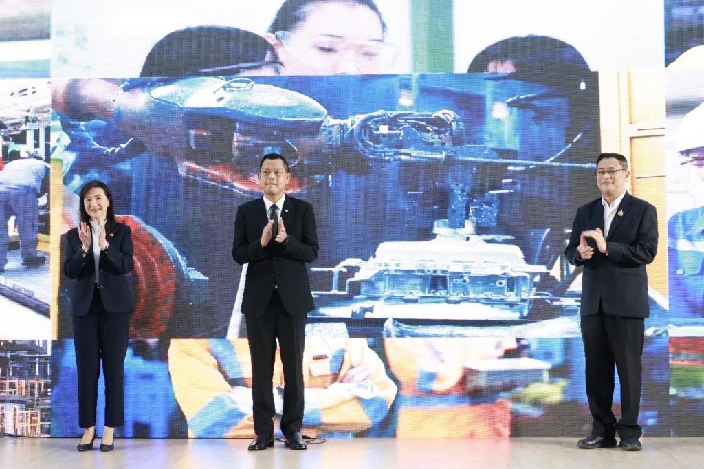 “รัฐมนตรีธนกรฯ” ชื่นชม “ดีพร้อม” คิกออฟ “GMT” สร้างมาตรฐานการผลิตที่ดีของประเทศ นำร่องเอสเอ็มอีไทย รับมือกติกาการค้าโลกใหม่ ใช้กลไก “Local Content” เพิ่มสาระสำคัญของการประกอบการไทย ให้เติบโตอย่างยั่งยืน