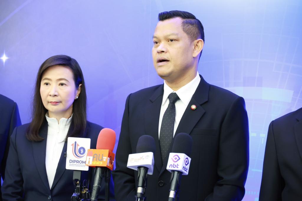 “รัฐมนตรีธนกรฯ” ชื่นชม “ดีพร้อม” คิกออฟ “GMT” สร้างมาตรฐานการผลิตที่ดีของประเทศ นำร่องเอสเอ็มอีไทย รับมือกติกาการค้าโลกใหม่ ใช้กลไก “Local Content” เพิ่มสาระสำคัญของการประกอบการไทย ให้เติบโตอย่างยั่งยืน