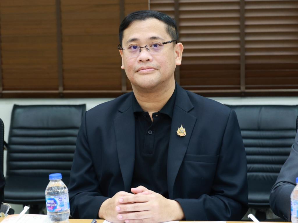 “รองอธิบดีพลาวุธ” ร่วมหารือคณะทำงาน OPC เตรียมการคัดสรรสินค้า กลุ่มผ้าและเครื่องแต่งกาย กว่า 6,500 ผลิตภัณฑ์ ชูเป้าหมาย ยกระดับมาตรฐานโรงงาน-สิ่งทอ ในการคัดสรร OTOP ปี 69