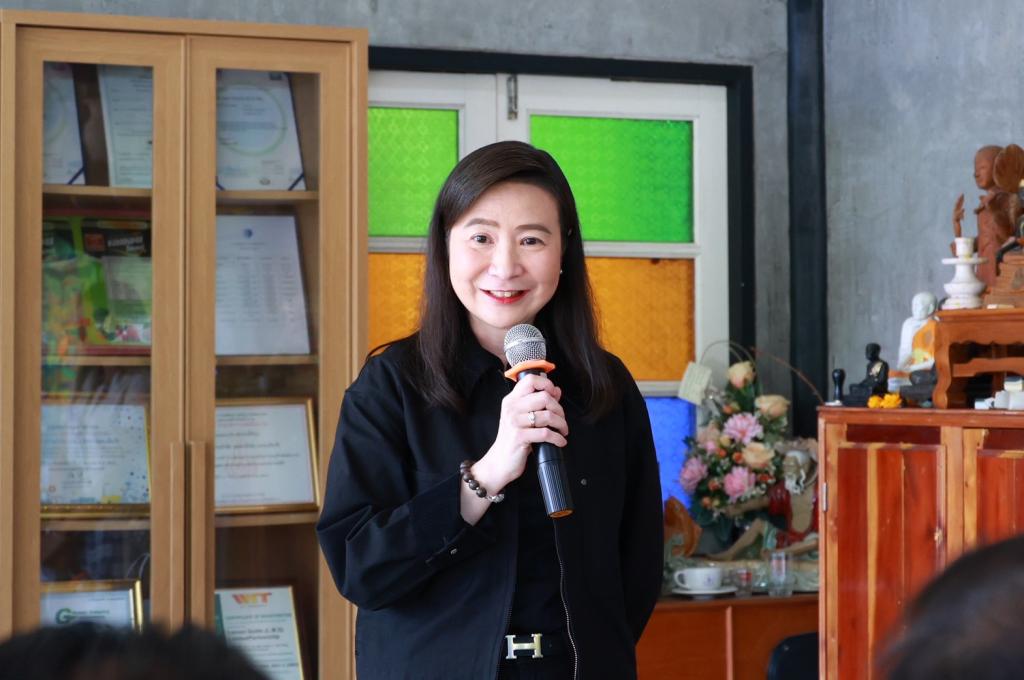 “อธิบดีณัฏฐิญา” นำทีมสื่อมวลชน บุกเมืองพริบพรี เยี่ยมชม “เลม่อน โกลด์” ต้นแบบแปรรูปมะนาว GI  เตรียมหนุนต่อยอด “เปลือกมะนาว” สู่ “หนังเทียม” ดัน ศก. 1.2 พันล้าน