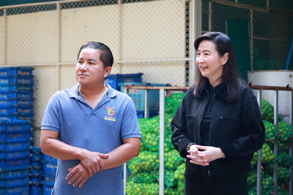 “อธิบดีณัฏฐิญา” นำทีมสื่อมวลชน บุกเมืองพริบพรี เยี่ยมชม “เลม่อน โกลด์” ต้นแบบแปรรูปมะนาว GI  เตรียมหนุนต่อยอด “เปลือกมะนาว” สู่ “หนังเทียม” ดัน ศก. 1.2 พันล้าน