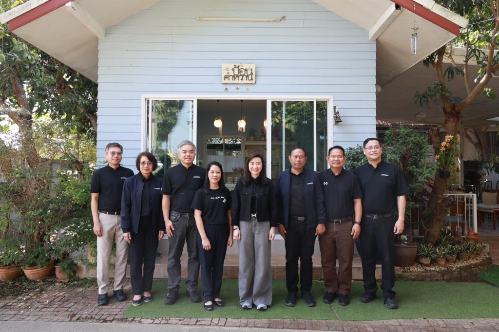 “อธิบดีณัฏฐิญา” นำคณะสื่อมวลชน ลงพื้นที่เมืองเพชรบุรี โชว์ความสำเร็จหนุนเอสเอ็มอีไทยใช้เทคโนโลยีดิจิทัล พร้อมเดินหน้า “DIPROM FLEXi” พลิกโฉม ผปก.ขนมไทยสู่ยุคเศรษฐกิจสุขภาพ หวังเชื่อมโยงสู่ตลาดโลก