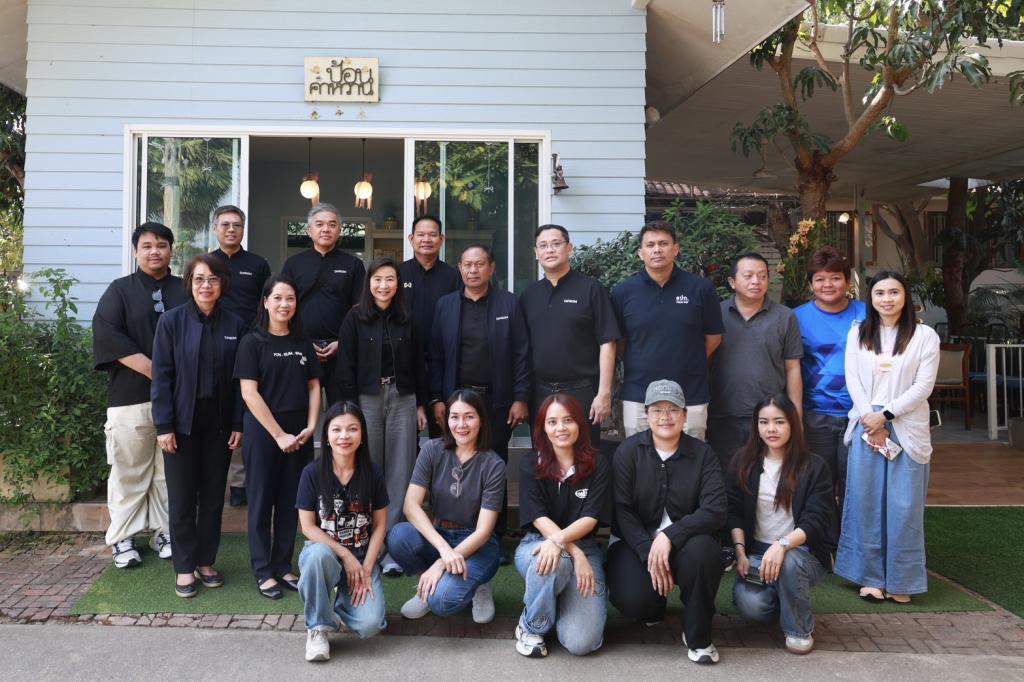 “อธิบดีณัฏฐิญา” นำคณะสื่อมวลชน ลงพื้นที่เมืองเพชรบุรี โชว์ความสำเร็จหนุนเอสเอ็มอีไทยใช้เทคโนโลยีดิจิทัล พร้อมเดินหน้า “DIPROM FLEXi” พลิกโฉม ผปก.ขนมไทยสู่ยุคเศรษฐกิจสุขภาพ หวังเชื่อมโยงสู่ตลาดโลก