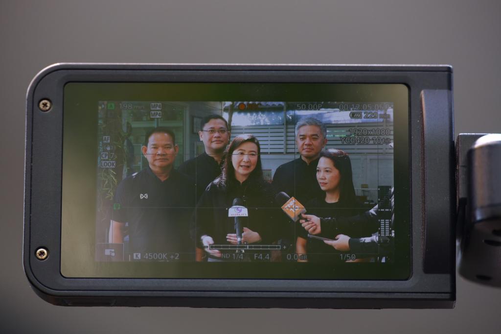 “อธิบดีณัฏฐิญา” นำคณะสื่อมวลชน ลงพื้นที่เมืองเพชรบุรี โชว์ความสำเร็จหนุนเอสเอ็มอีไทยใช้เทคโนโลยีดิจิทัล พร้อมเดินหน้า “DIPROM FLEXi” พลิกโฉม ผปก.ขนมไทยสู่ยุคเศรษฐกิจสุขภาพ หวังเชื่อมโยงสู่ตลาดโลก