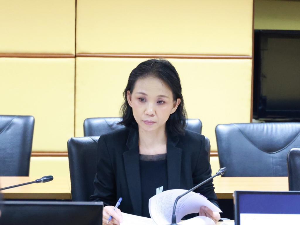 “อธิบดีณัฏฐิญา” ร่วมหารือ กำหนดเกณฑ์ เฟ้นหา “คนดี ศรี กสอ.” และ “ข้าราชการพลเรือนดีเด่น” ประจำปี 2568 เป็นกำลังใจให้บุคลากรดีพร้อม