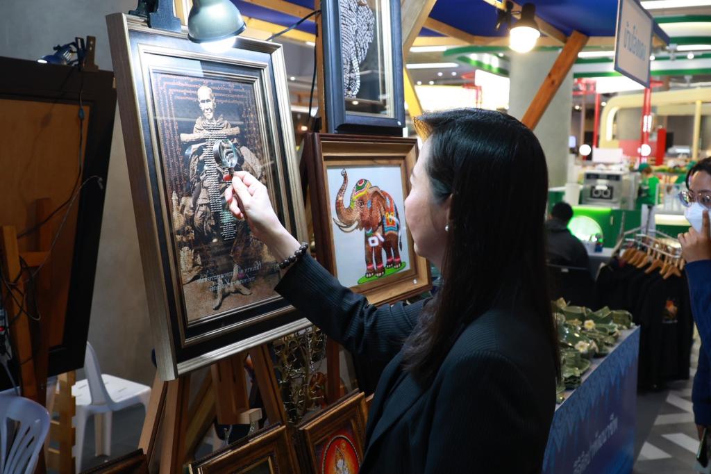 “ดีพร้อม” จับมือ “จุฬาลงกรณ์มหาวิทยาลัย สถาบันไทยศึกษา” จัดงาน “สิริศิลปาพัฒนาชีพ” เทิดพระเกียรติคุณสมเด็จพระนางเจ้าสิริกิติ์ พระบรมราชินีนาถ พระบรมราชชนนีพันปีหลวง