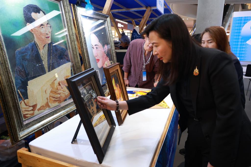 “ดีพร้อม” จับมือ “จุฬาลงกรณ์มหาวิทยาลัย สถาบันไทยศึกษา” จัดงาน “สิริศิลปาพัฒนาชีพ” เทิดพระเกียรติคุณสมเด็จพระนางเจ้าสิริกิติ์ พระบรมราชินีนาถ พระบรมราชชนนีพันปีหลวง