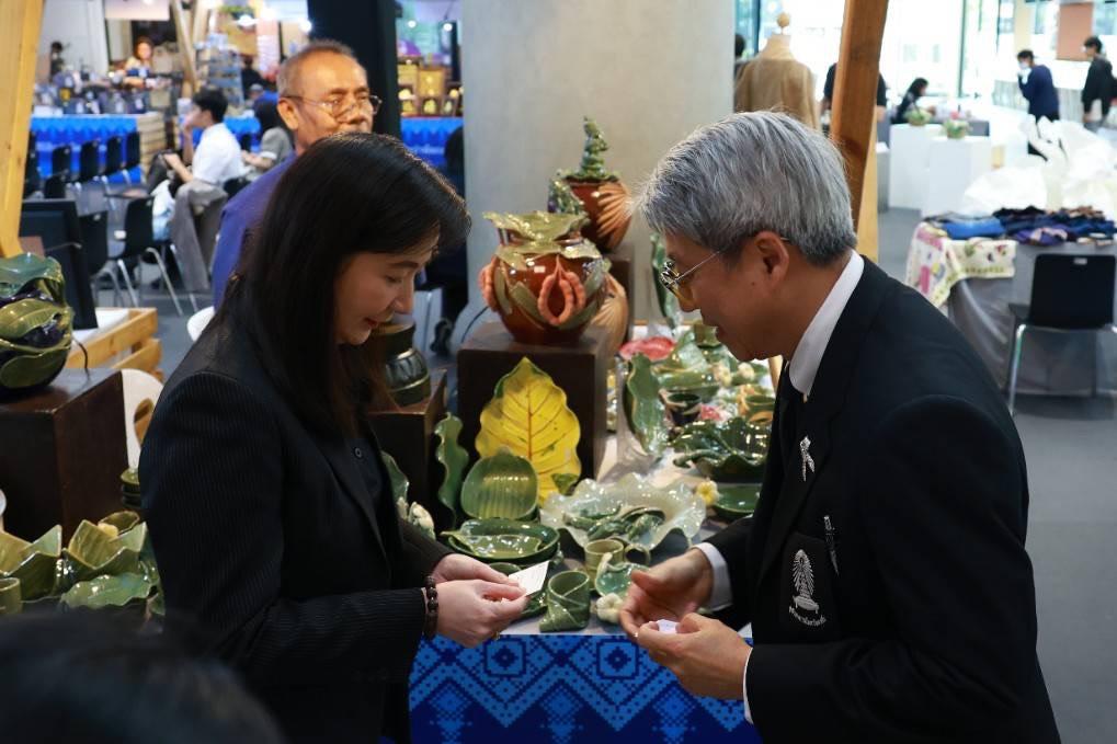 “ดีพร้อม” จับมือ “จุฬาลงกรณ์มหาวิทยาลัย สถาบันไทยศึกษา” จัดงาน “สิริศิลปาพัฒนาชีพ” เทิดพระเกียรติคุณสมเด็จพระนางเจ้าสิริกิติ์ พระบรมราชินีนาถ พระบรมราชชนนีพันปีหลวง