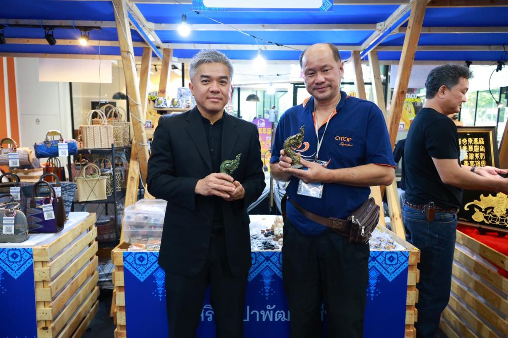 “ดีพร้อม” จับมือ “จุฬาลงกรณ์มหาวิทยาลัย สถาบันไทยศึกษา” จัดงาน “สิริศิลปาพัฒนาชีพ” เทิดพระเกียรติคุณสมเด็จพระนางเจ้าสิริกิติ์ พระบรมราชินีนาถ พระบรมราชชนนีพันปีหลวง