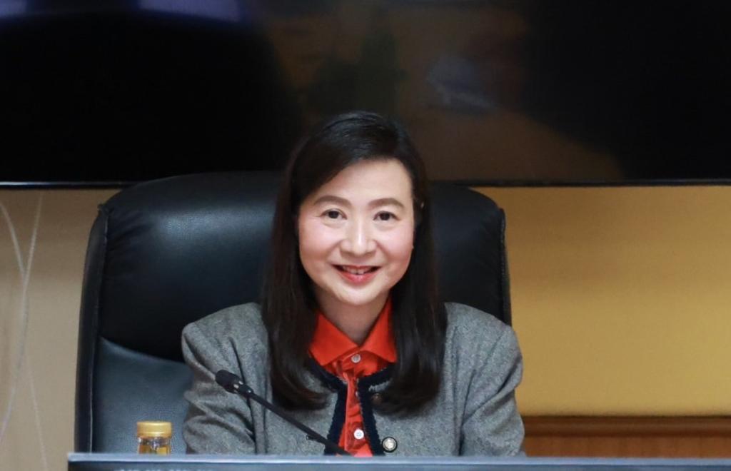 “อธิบดีณัฏฐิญา” นำทีมผู้บริหารดีพร้อม ประชุมคัดเลือก “คนดี ศรี กสอ. และข้าราชการดีเด่น 2568” มุ่งเน้นส่งเสริมให้เกิดการสร้างต้นแบบ และขับเคลื่อนการพัฒนาภาคอุตสาหกรรม ด้วยพลัง “คนดีพร้อม”