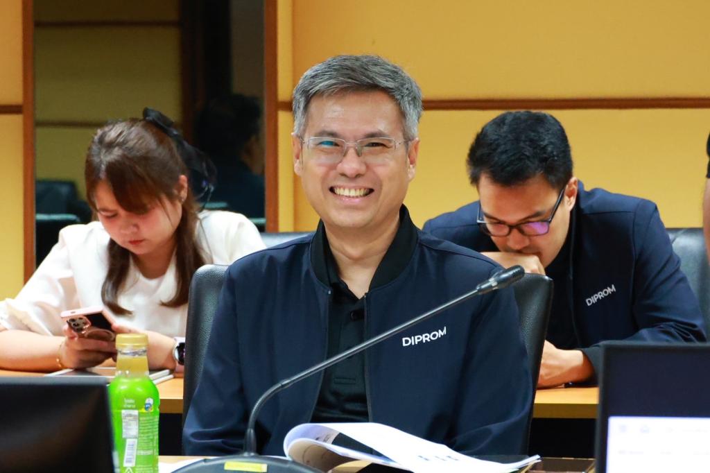 “อธิบดีณัฏฐิญา” นำทีมผู้บริหารดีพร้อม ประชุมคัดเลือก “คนดี ศรี กสอ. และข้าราชการดีเด่น 2568” มุ่งเน้นส่งเสริมให้เกิดการสร้างต้นแบบ และขับเคลื่อนการพัฒนาภาคอุตสาหกรรม ด้วยพลัง “คนดีพร้อม”