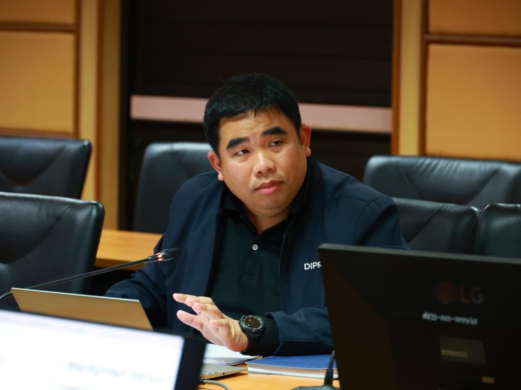 “ปลัดณัฐพล” นั่งหัวโต๊ะแนะแนวทางการพัฒนาอุตสาหกรรมป้องกันประเทศผ่านการสร้างโอกาสทางการตลาด พร้อมมอบหมาย “อธิบดีณัฏฐิญา” วางรูปแบบการจัดนิทรรศการความร่วมมือ ตอกย้ำบทบาทสำคัญในการเป็นส่วนหนึ่งของการขับเคลื่อนอุตสาหกรรมเป้าหมาย