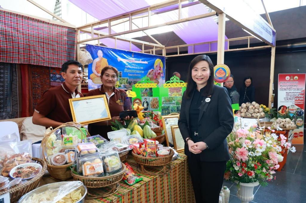 “อธิบดีณัฏฐิญา” คว้าโล่เชิดชูเกียรติ องค์กรคุณธรรมต้นแบบโดดเด่น เป็นรางวัลที่ห้าของปี 68 !! ตอกย้ำความสำเร็จ การพัฒนาบุคลากรให้ “ดีพร้อม” มุ่งมั่นขับเคลื่อนองค์กรด้วยคุณธรรม เป็นรากฐานสำคัญของการพัฒนาประเทศ