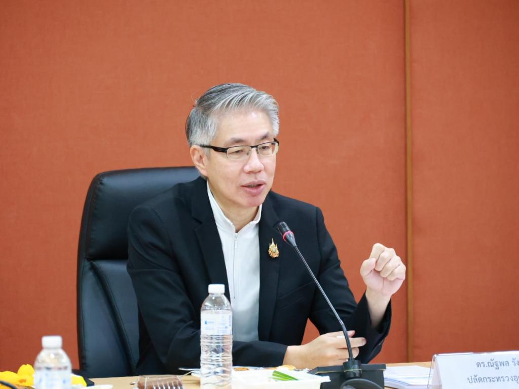 “ปลัดณัฐพล” ตั้ง “ดีพร้อม” ทำหน้าที่ “ผอ.ศูนย์อุตสาหกรรมฮาลาลไทย คนใหม่” เร่งขับเคลื่อนอุตสาหกรรมฮาลาลไทย ยกระดับกระบวนการผลิต ผลิตภัณฑ์และการตลาดฮาลาลสู่ตลาดระดับโลก