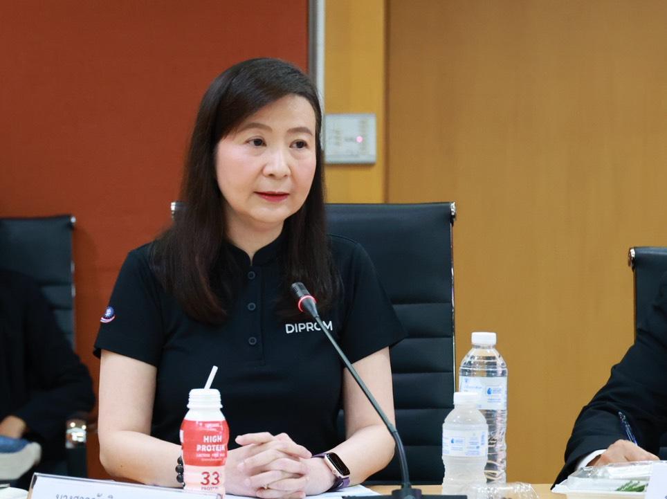 “ปลัดณัฐพล” ตั้ง “ดีพร้อม” ทำหน้าที่ “ผอ.ศูนย์อุตสาหกรรมฮาลาลไทย คนใหม่” เร่งขับเคลื่อนอุตสาหกรรมฮาลาลไทย ยกระดับกระบวนการผลิต ผลิตภัณฑ์และการตลาดฮาลาลสู่ตลาดระดับโลก