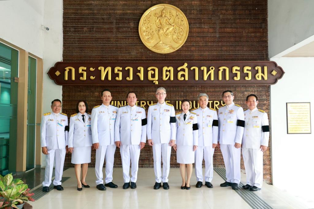 “ดีพร้อม” ได้รับพระราชทานพระบรมราชานุญาตให้ร่วมเป็นเจ้าภาพพระพิธีธรรมสวดพระอภิธรรมพระบรมศพ สมเด็จพระนางเจ้าสิริกิติ์ พระบรมราชินีนาถ พระบรมราชชนนีพันปีหลวง