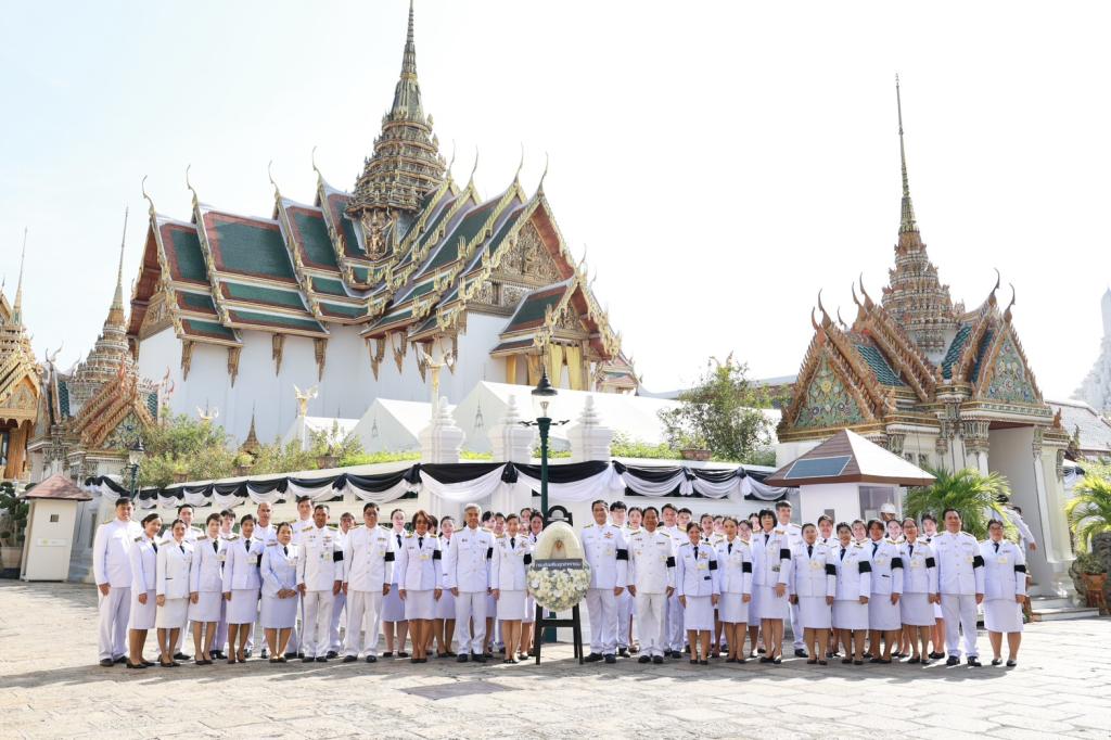 “ดีพร้อม” ได้รับพระราชทานพระบรมราชานุญาตให้ร่วมเป็นเจ้าภาพพระพิธีธรรมสวดพระอภิธรรมพระบรมศพ สมเด็จพระนางเจ้าสิริกิติ์ พระบรมราชินีนาถ พระบรมราชชนนีพันปีหลวง