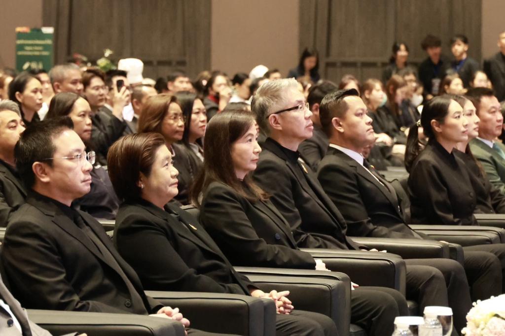 “รมว.ธนกร” ชื่นชม "ดีพร้อม" ปั้น 20,000 เชฟมืออาชีพ ผ่านหลักสูตร Master Thai Chef Program หนุนพลังซอฟต์พาวเวอร์ไทย ปลุกตลาดอาหารสร้างสรรค์ - พรีเมียม มั่นใจปี 69 อุตฯ อาหารไทยยังโตฉลุย ช่วยปั๊มเม็ดเงินกว่า 3,300 ล้านบาท