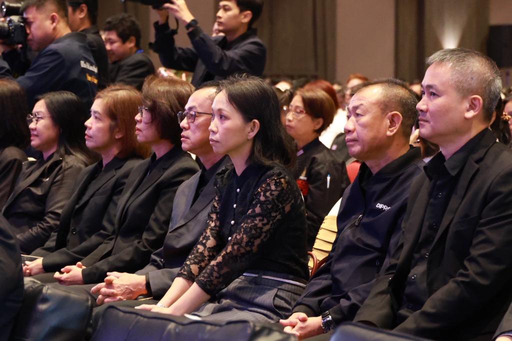 “รมว.ธนกร” ชื่นชม "ดีพร้อม" ปั้น 20,000 เชฟมืออาชีพ ผ่านหลักสูตร Master Thai Chef Program หนุนพลังซอฟต์พาวเวอร์ไทย ปลุกตลาดอาหารสร้างสรรค์ - พรีเมียม มั่นใจปี 69 อุตฯ อาหารไทยยังโตฉลุย ช่วยปั๊มเม็ดเงินกว่า 3,300 ล้านบาท