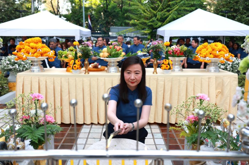 ”ปลัดณัฐพล“ เป็นประธานในพิธีเจริญพระพุทธมนต์ เนื่องในโอกาสครบ 7 รอบ 84 ปีที่ดีพร้อม โดย “แม่ทัพณัฏฐิญา” นำทีมผู้บริหาร ข้าราชการและบุคลลากร ร่วมพิธี พร้อมบวงสรวงสักการะสิ่งศักดิ์สิทธิ์