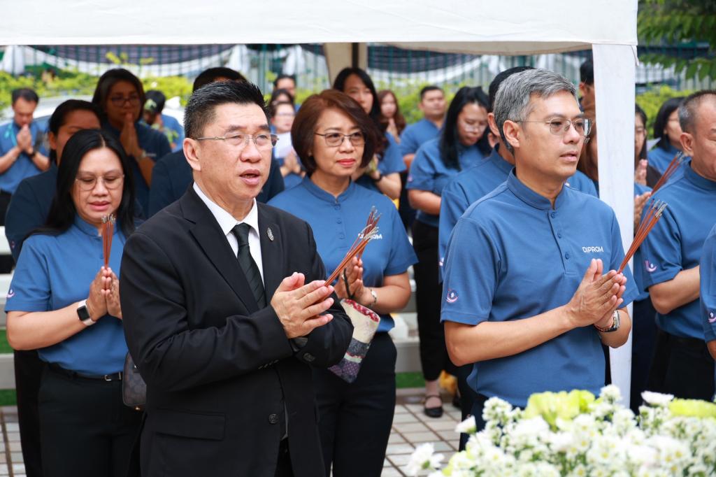 ”ปลัดณัฐพล“ เป็นประธานในพิธีเจริญพระพุทธมนต์ เนื่องในโอกาสครบ 7 รอบ 84 ปีที่ดีพร้อม โดย “แม่ทัพณัฏฐิญา” นำทีมผู้บริหาร ข้าราชการและบุคลลากร ร่วมพิธี พร้อมบวงสรวงสักการะสิ่งศักดิ์สิทธิ์