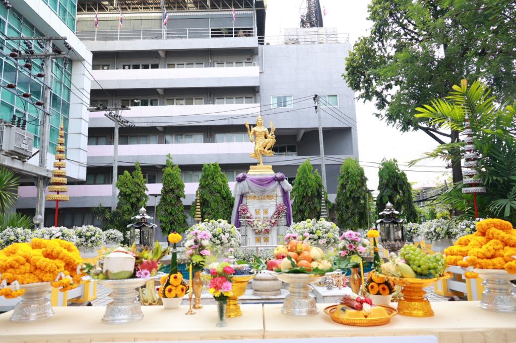 ”ปลัดณัฐพล“ เป็นประธานในพิธีเจริญพระพุทธมนต์ เนื่องในโอกาสครบ 7 รอบ 84 ปีที่ดีพร้อม โดย “แม่ทัพณัฏฐิญา” นำทีมผู้บริหาร ข้าราชการและบุคลลากร ร่วมพิธี พร้อมบวงสรวงสักการะสิ่งศักดิ์สิทธิ์