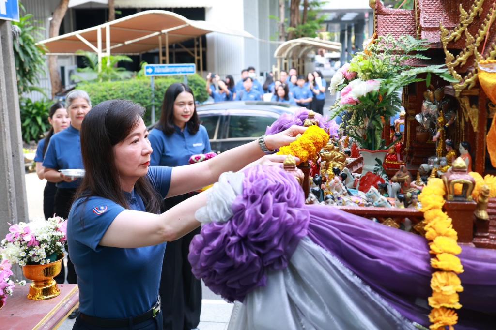 ”ปลัดณัฐพล“ เป็นประธานในพิธีเจริญพระพุทธมนต์ เนื่องในโอกาสครบ 7 รอบ 84 ปีที่ดีพร้อม โดย “แม่ทัพณัฏฐิญา” นำทีมผู้บริหาร ข้าราชการและบุคลลากร ร่วมพิธี พร้อมบวงสรวงสักการะสิ่งศักดิ์สิทธิ์