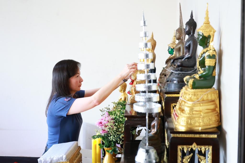 ”ปลัดณัฐพล“ เป็นประธานในพิธีเจริญพระพุทธมนต์ เนื่องในโอกาสครบ 7 รอบ 84 ปีที่ดีพร้อม โดย “แม่ทัพณัฏฐิญา” นำทีมผู้บริหาร ข้าราชการและบุคลลากร ร่วมพิธี พร้อมบวงสรวงสักการะสิ่งศักดิ์สิทธิ์