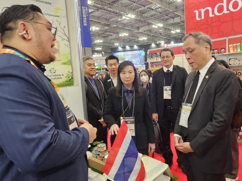 เปิดประตูการค้า !! “ดีพร้อม” พา ผปก. ไทย บุกโตเกียว ร่วมงาน FOODEX 2026 “อธิบดีณัฏฐิญา” ต้อนรับ “เอกอัครราชทูตวิชชุ“ เยี่ยมชมบูธ ย้ำ มั่นใจสินค้าไทยครองใจผู้บริโภคทั่วโลก