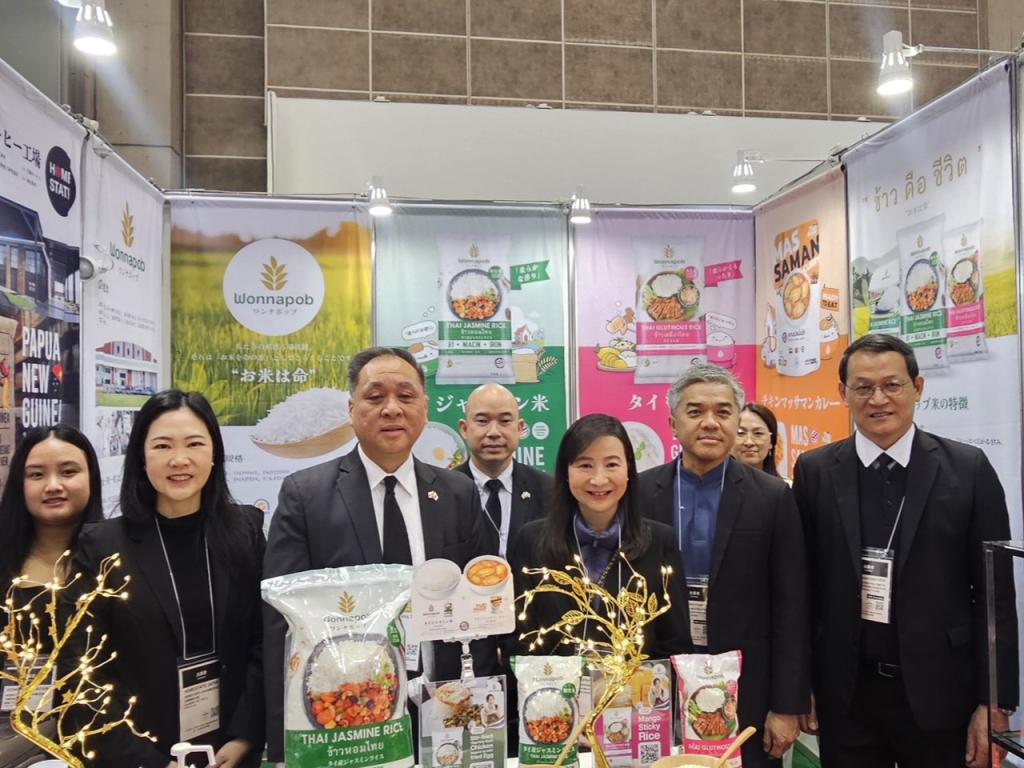 เปิดประตูการค้า !! “ดีพร้อม” พา ผปก. ไทย บุกโตเกียว ร่วมงาน FOODEX 2026 “อธิบดีณัฏฐิญา” ต้อนรับ “เอกอัครราชทูตวิชชุ“ เยี่ยมชมบูธ ย้ำ มั่นใจสินค้าไทยครองใจผู้บริโภคทั่วโลก