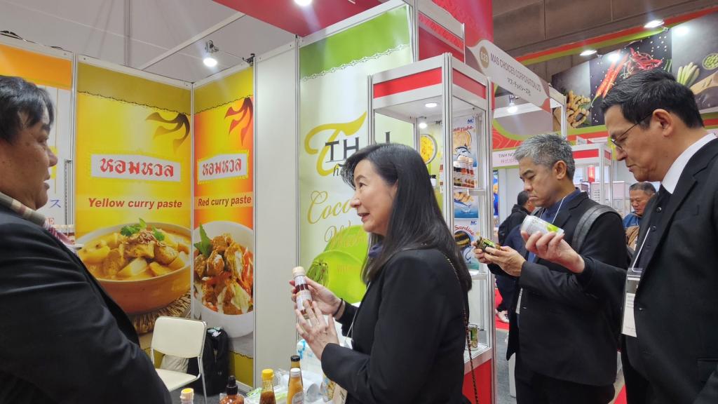 เปิดประตูการค้า !! “ดีพร้อม” พา ผปก. ไทย บุกโตเกียว ร่วมงาน FOODEX 2026 “อธิบดีณัฏฐิญา” ต้อนรับ “เอกอัครราชทูตวิชชุ“ เยี่ยมชมบูธ ย้ำ มั่นใจสินค้าไทยครองใจผู้บริโภคทั่วโลก