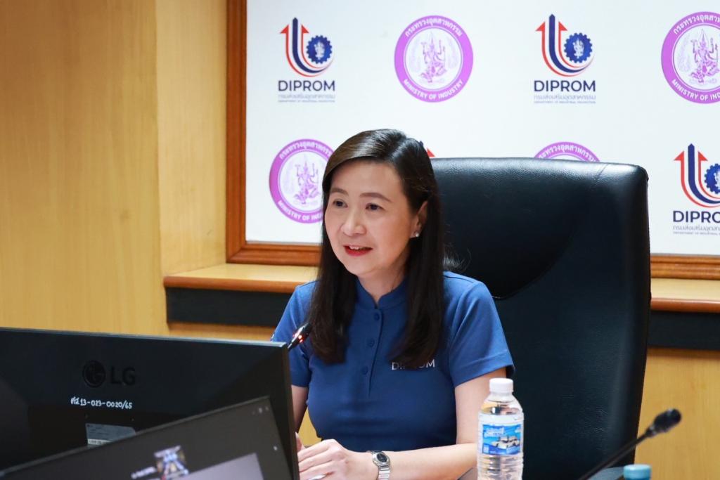 “อธิบดีณัฏฐิญา” นำทีมดีพร้อม ถอดรหัส กางโรดแมปปี 70 ชู 4 ยุทธศาสตร์ วางกลยุทธ์สร้างเกราะ เสริมแกร่ง SME ไทย พร้อมฝ่าวิกฤติ รุกหนัก "Green Economy" เชื่อมโยง Bio-Diesel ยกระดับสินค้าเกษตรสู่มาตรฐานโลก