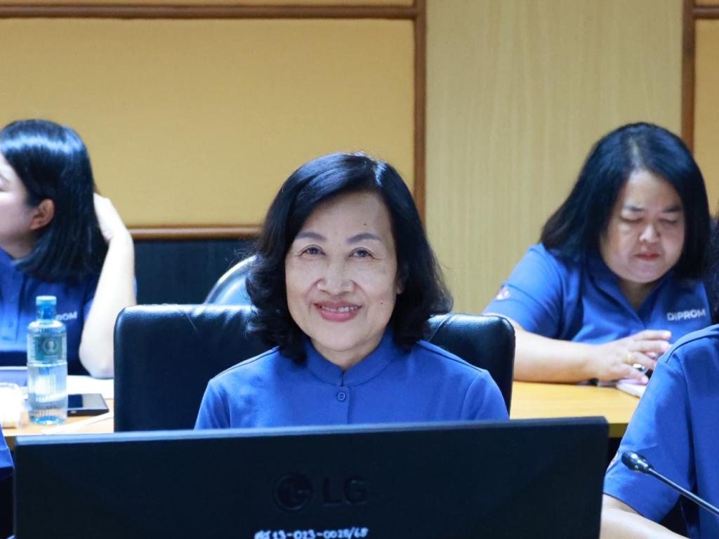 “อธิบดีณัฏฐิญา” นำทีมดีพร้อม ถอดรหัส กางโรดแมปปี 70 ชู 4 ยุทธศาสตร์ วางกลยุทธ์สร้างเกราะ เสริมแกร่ง SME ไทย พร้อมฝ่าวิกฤติ รุกหนัก "Green Economy" เชื่อมโยง Bio-Diesel ยกระดับสินค้าเกษตรสู่มาตรฐานโลก